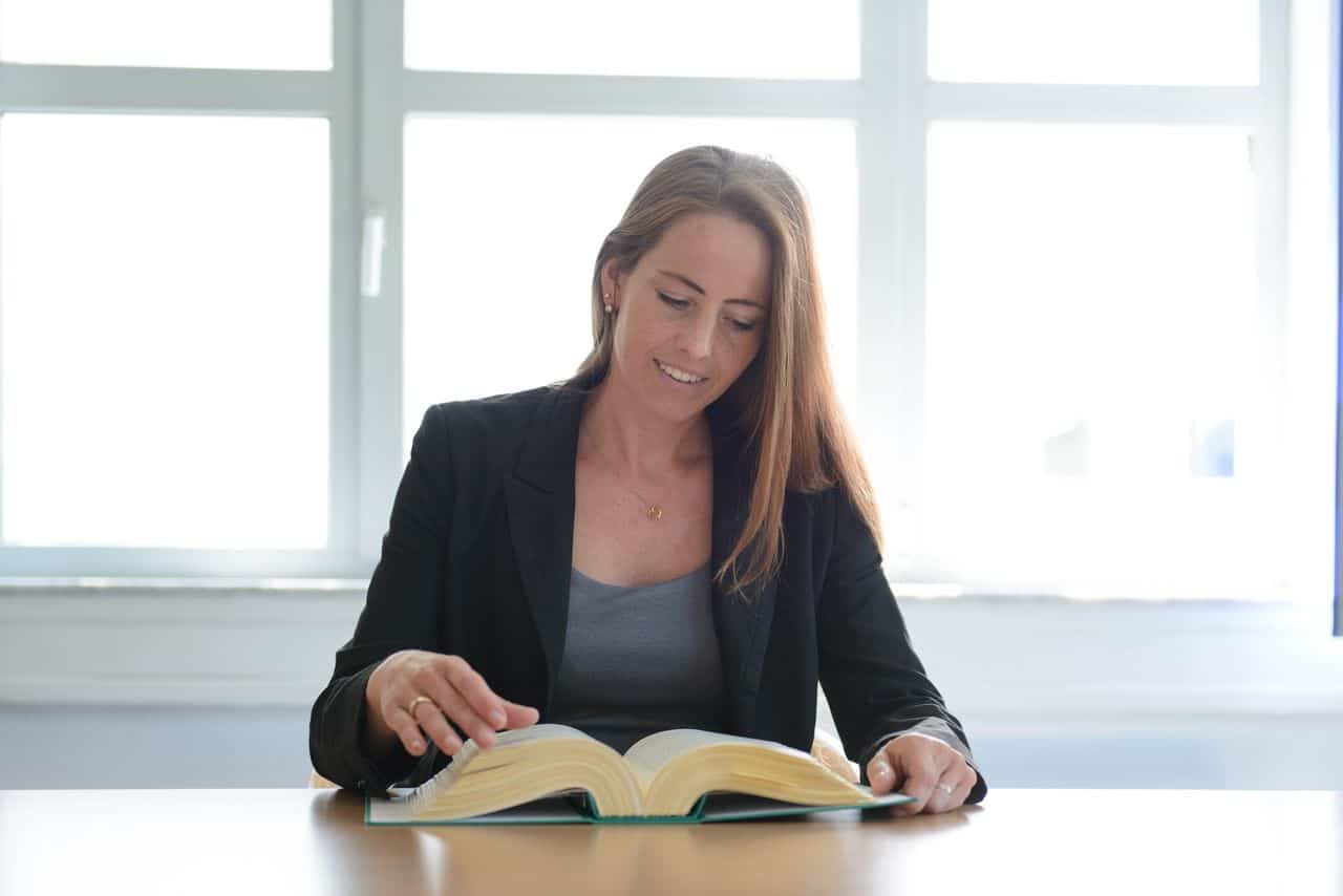 Ihr Steuerberater in Frankfurt und Weinheim: Angela Rittersbacher, Steuerberater, Fachberaterin Internationales Steuerrecht