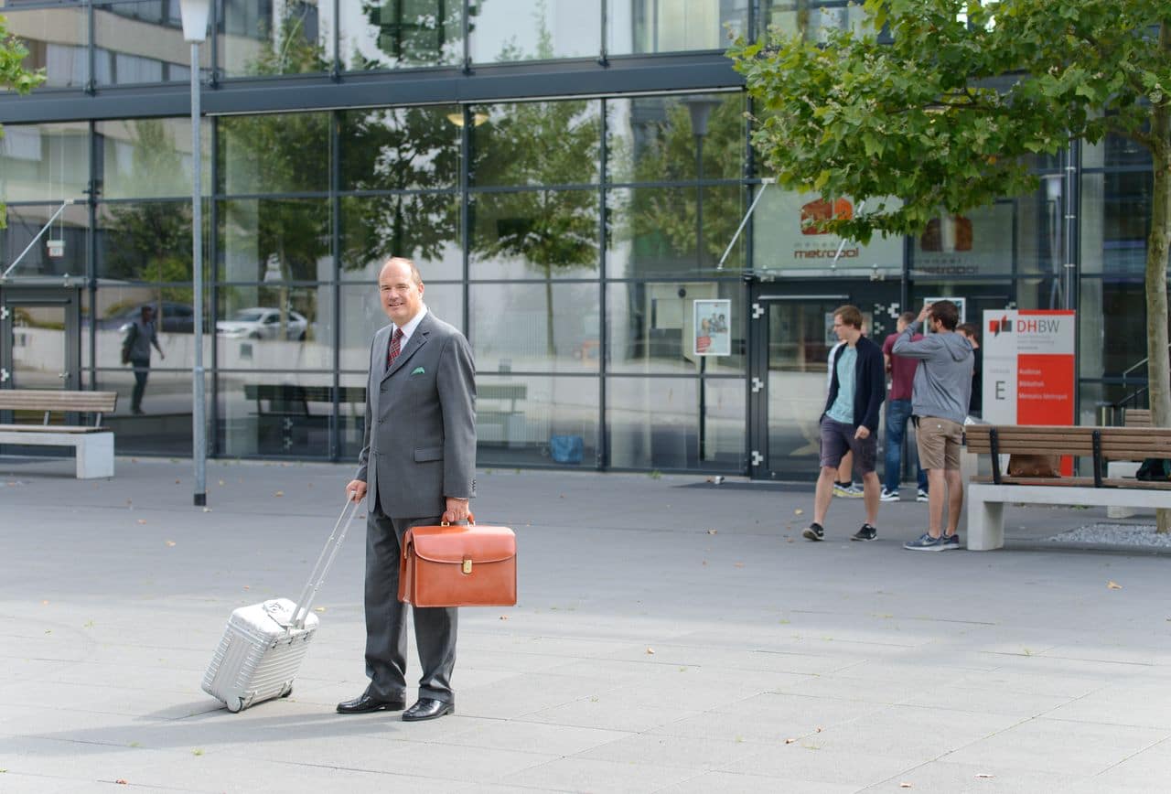 Ihr Steuerberater in Frankfurt und Weinheim: Michael Schiele, Steuerberater, Fachberater für Unternehmensnachfolge (DStV e.V.), Dozent an der DHBW Mannheim Ihr Steuerberater in Frankfurt und Weinheim: Michael Schiele, Steuerberater, Fachberater für Unternehmensnachfolge (DStV e.V.), Dozent an der DHBW Mannheim