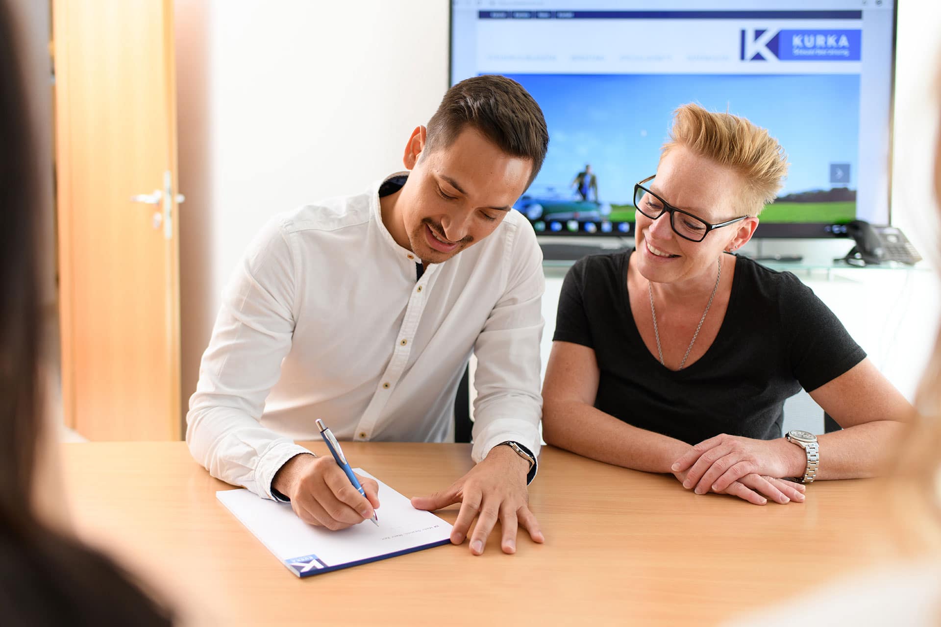 Ihr Steuerberater in Frankfurt und Weinheim: Bilanzbuchhalter bei Kurka Heike Reinhard-Frank und Betriebswirt Jens Hocke Ihr Steuerberater in Frankfurt und Weinheim: Bilanzbuchhalter bei Kurka Heike Reinhard-Frank und Betriebswirt Jens Hocke